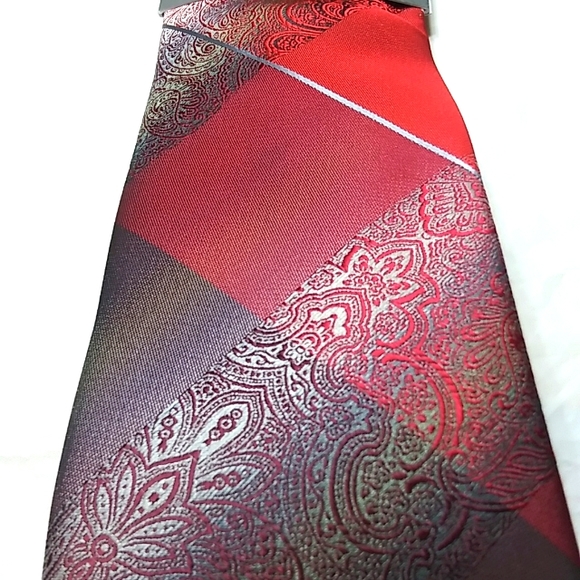 Tie - Picture 2 of 3